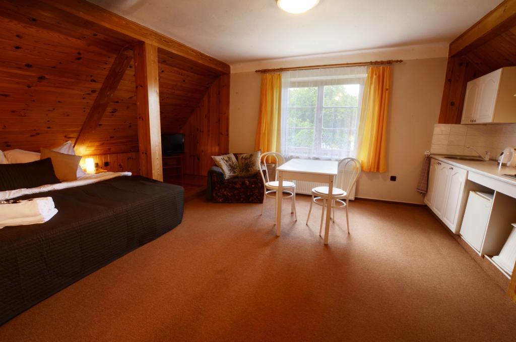 Pension Pod Morskym Okem Karlovice  Exteriör bild