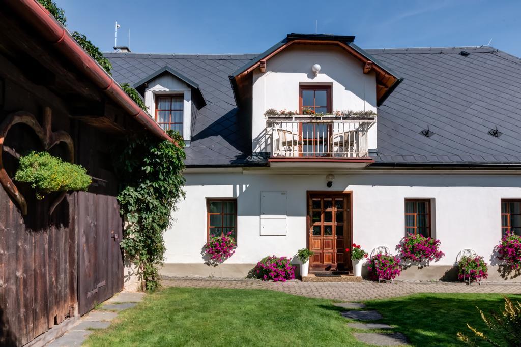 Pension Pod Morskym Okem Karlovice  Exteriör bild